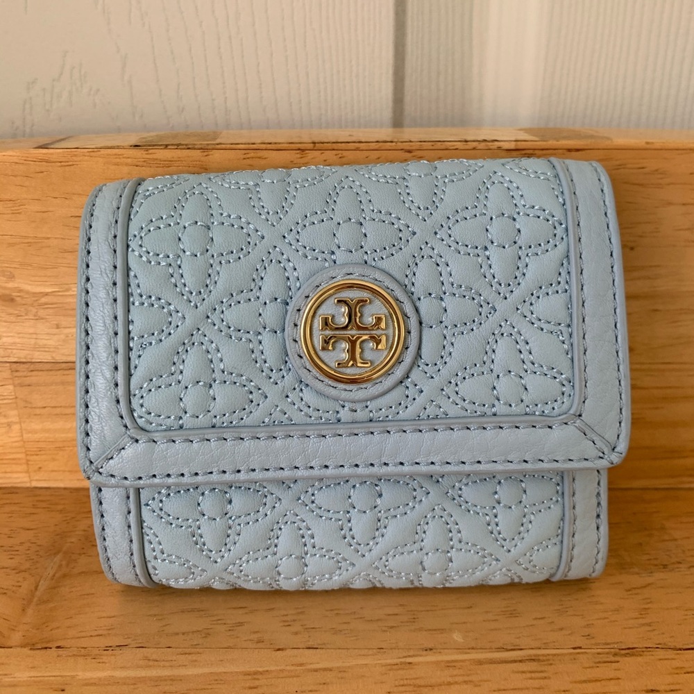 TORY BURCH ❄️ Bryant Small Wallet